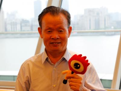 尊龙官方网站董事长缪国元对媒体畅谈差异化产品优势