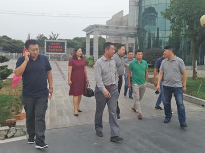 信赖促合作：海信地产全面考察尊龙官方网站工业园